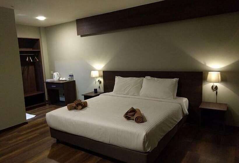 ホテル The Chapter Suites &