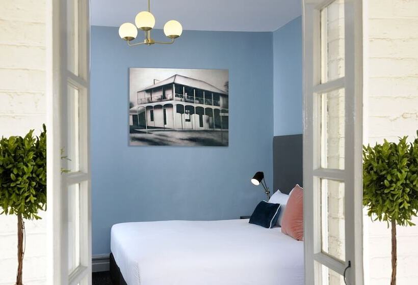 هتل The Stirling Arms