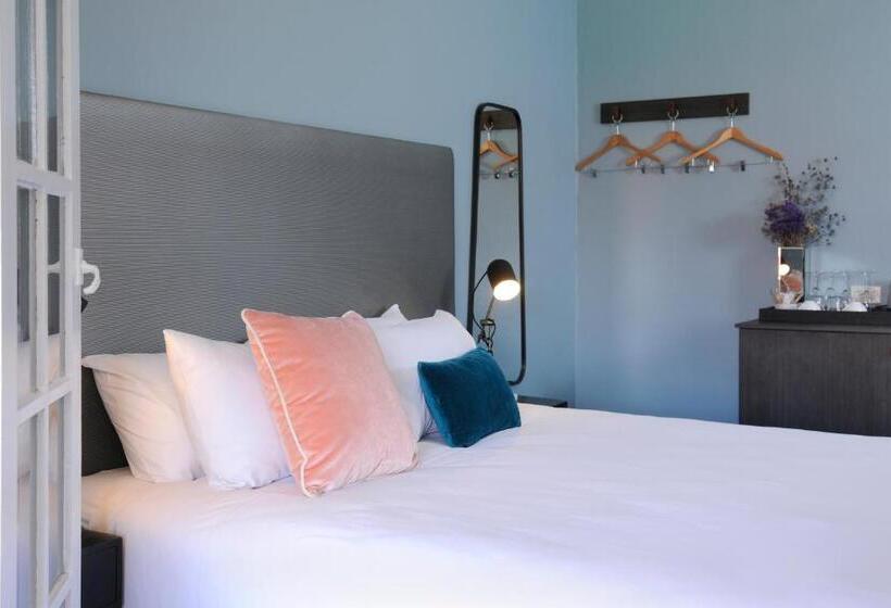 בית מלון כפרי The Stirling Arms