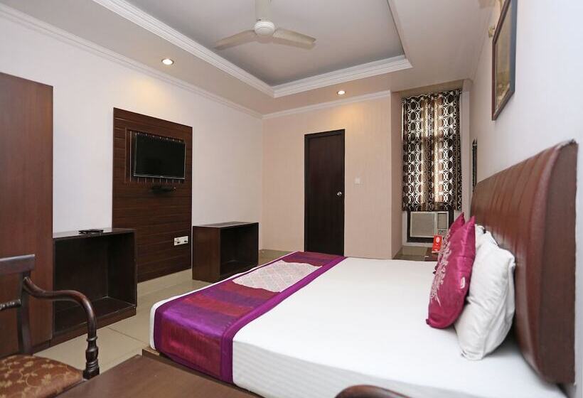 Oyo 3697 Hotel Rivieraa