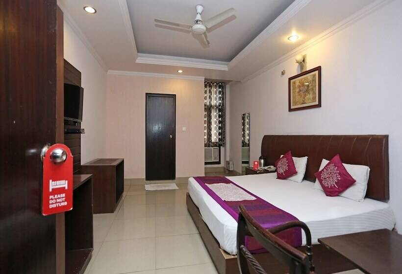 Oyo 3697 Hotel Rivieraa