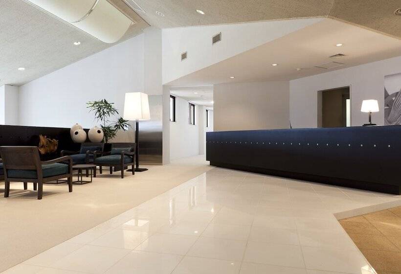 منتجع L Hotel Du Lac