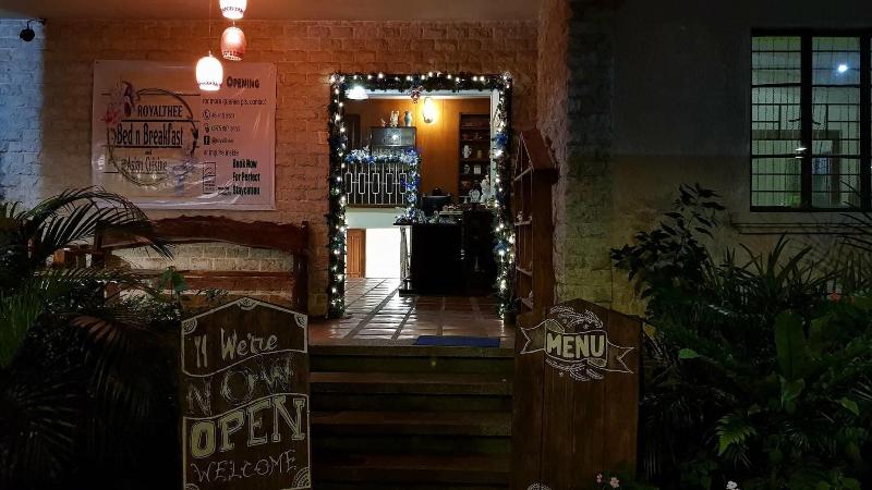 Royal Thee Bed & Breakfast