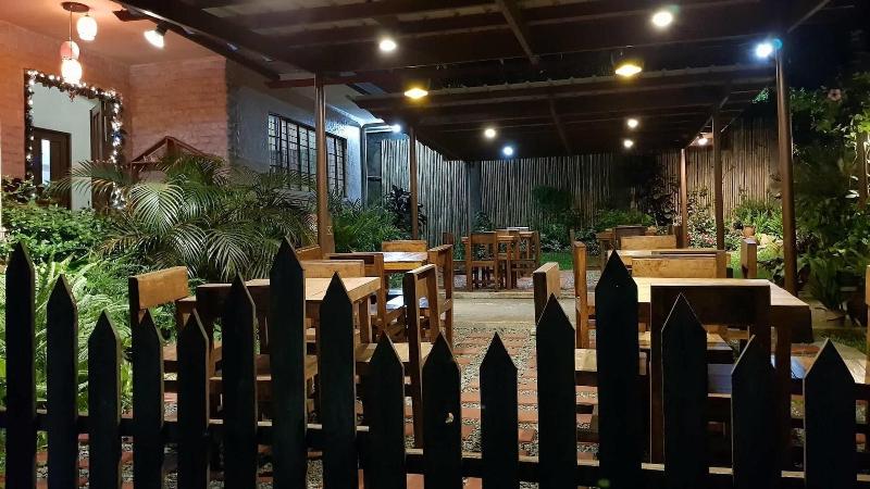 Royal Thee Bed & Breakfast