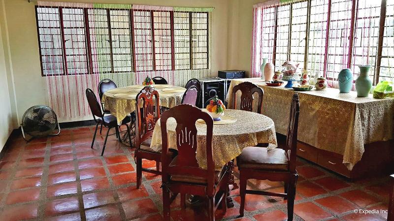 Royal Thee Bed & Breakfast