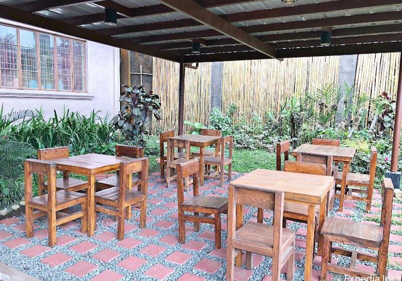 Royal Thee Bed & Breakfast