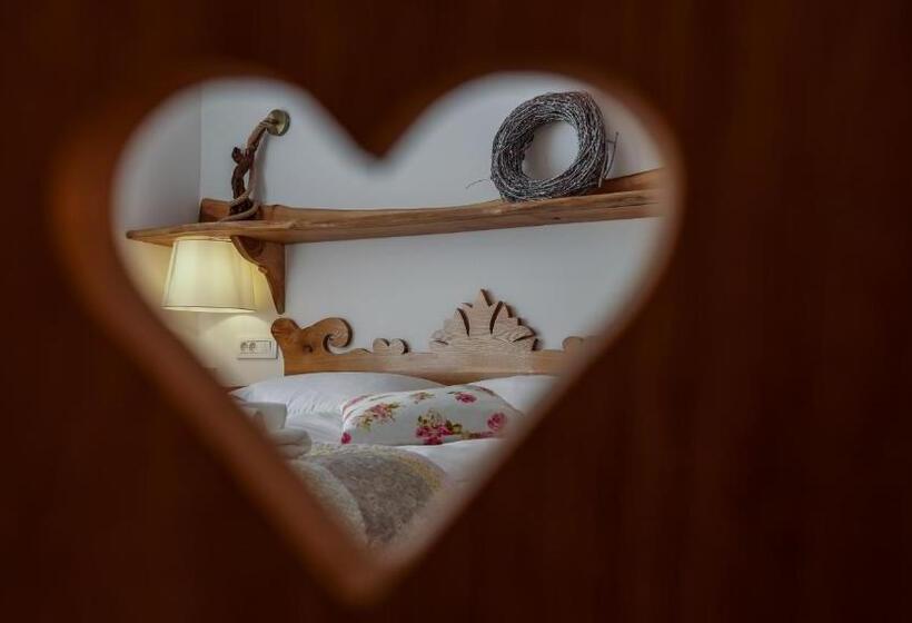 هاستل Central Bled House