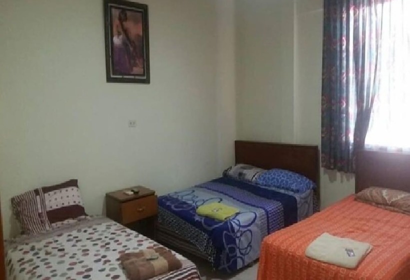 هاستل Hostal Ibiza