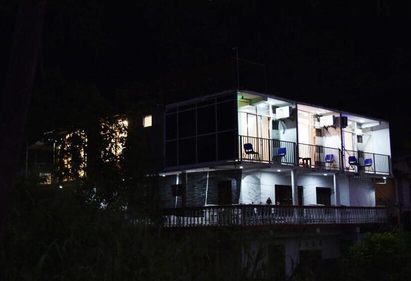 הוסטל Lodge In 611