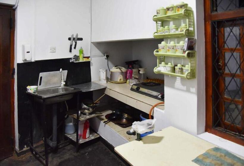 הוסטל Lodge In 611