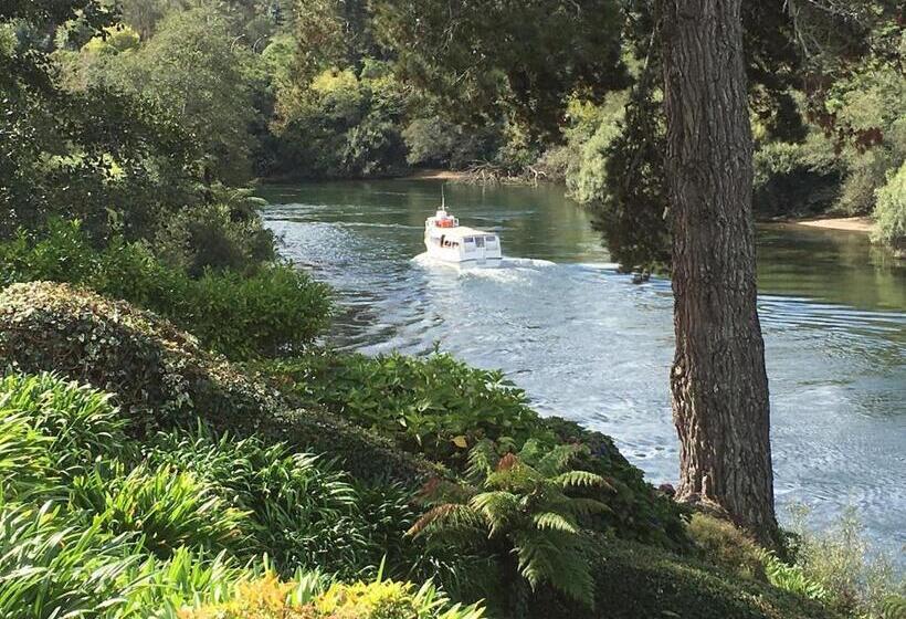 ベッドアンドブレックファースト On The River