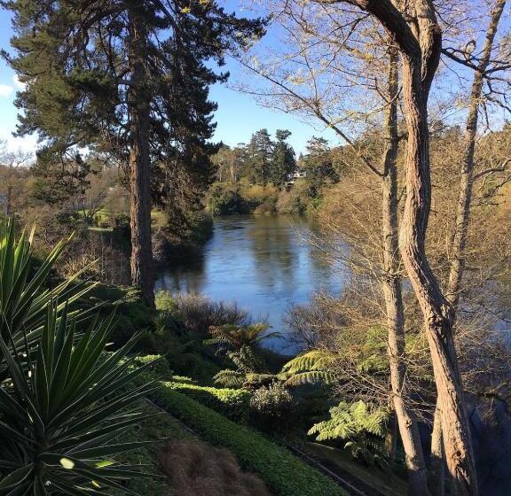 ベッドアンドブレックファースト On The River