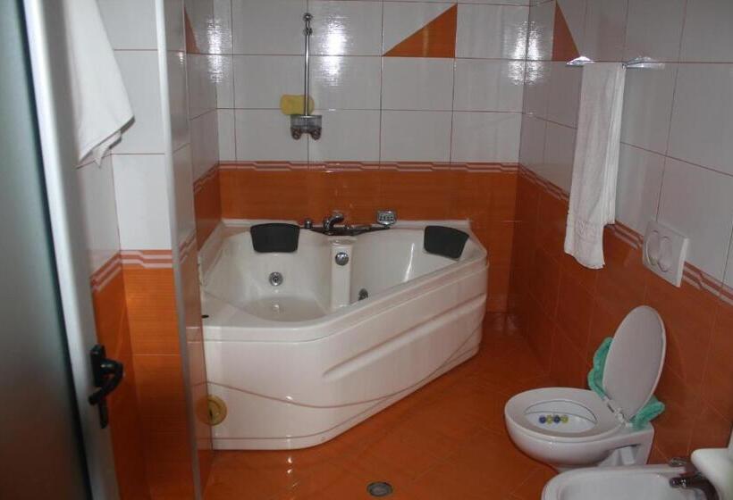 בית מלון כפרי Bar Restaurant America