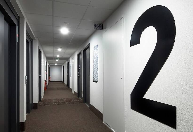 B&b Hotel Nanterre Rueil Malmaison