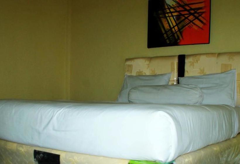 בית מלון כפרי Dewi Warsiki