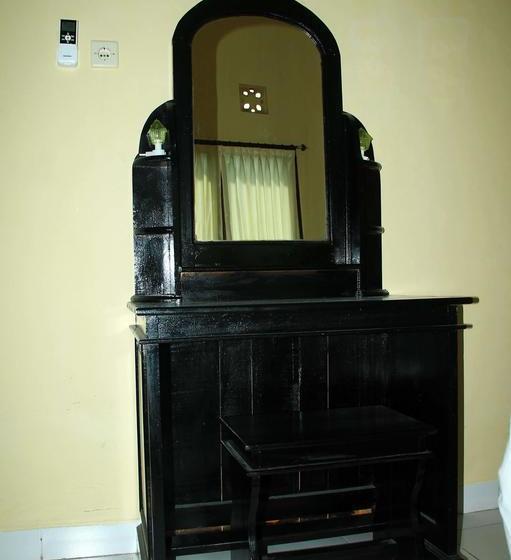 בית מלון כפרי Dewi Warsiki