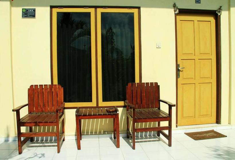 בית מלון כפרי Dewi Warsiki