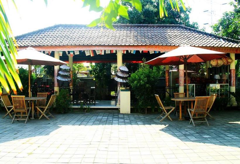 בית מלון כפרי Dewi Warsiki