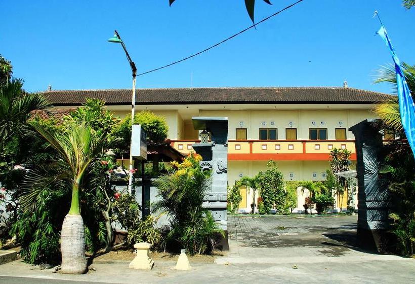 בית מלון כפרי Dewi Warsiki