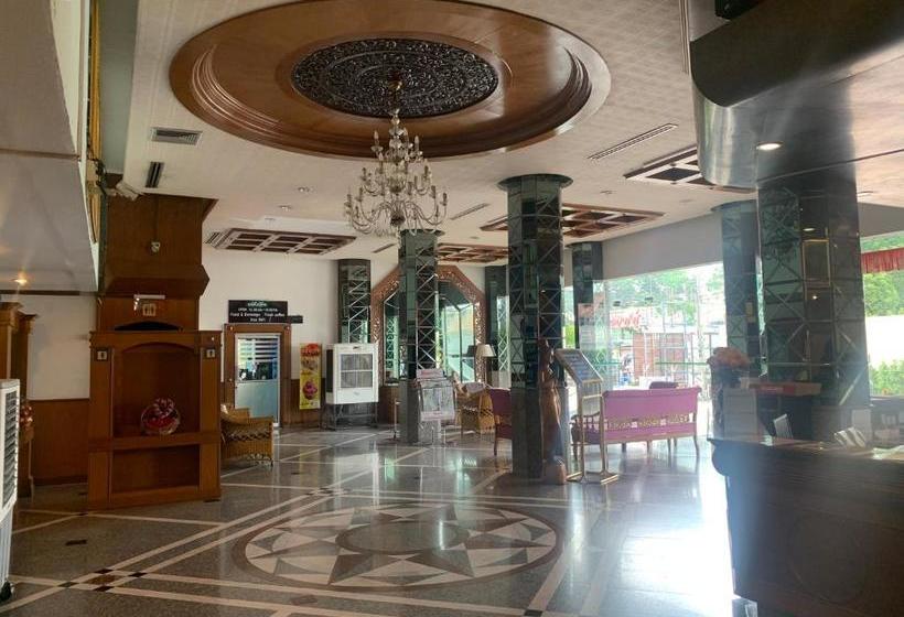 בית מלון כפרי Golden Grand