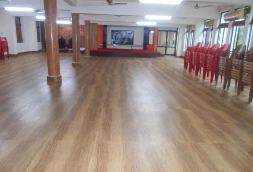 فندق Hariprasadam