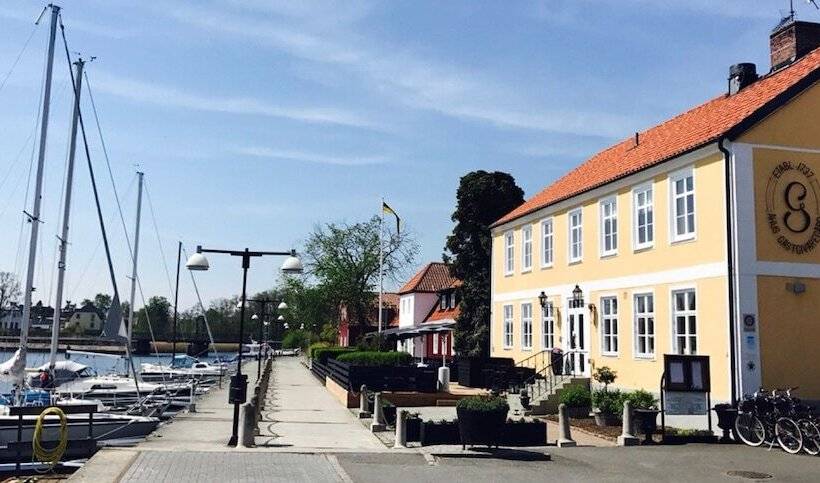 فندق åhus Gästgivaregård