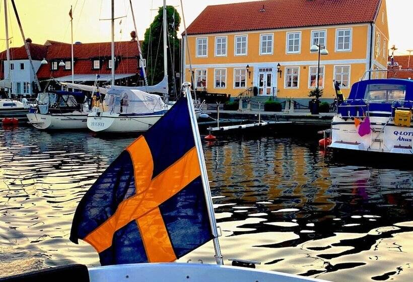 فندق åhus Gästgivaregård