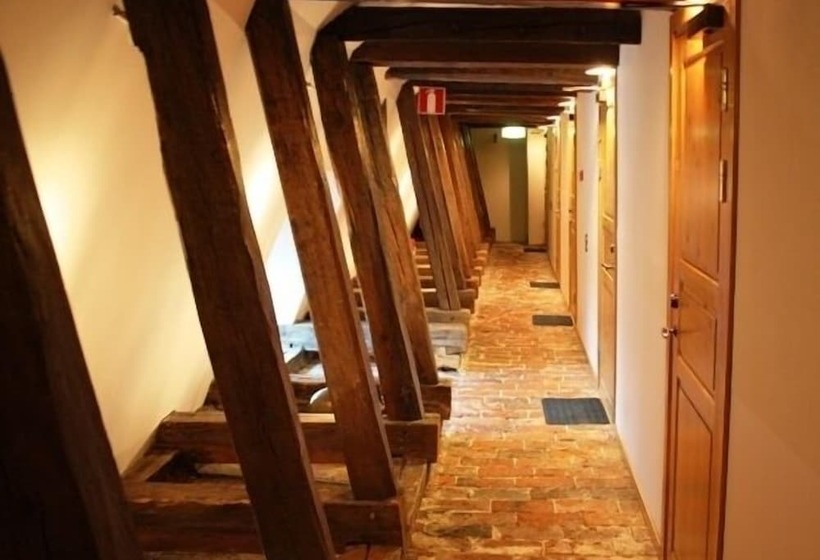 فندق åhus Gästgivaregård