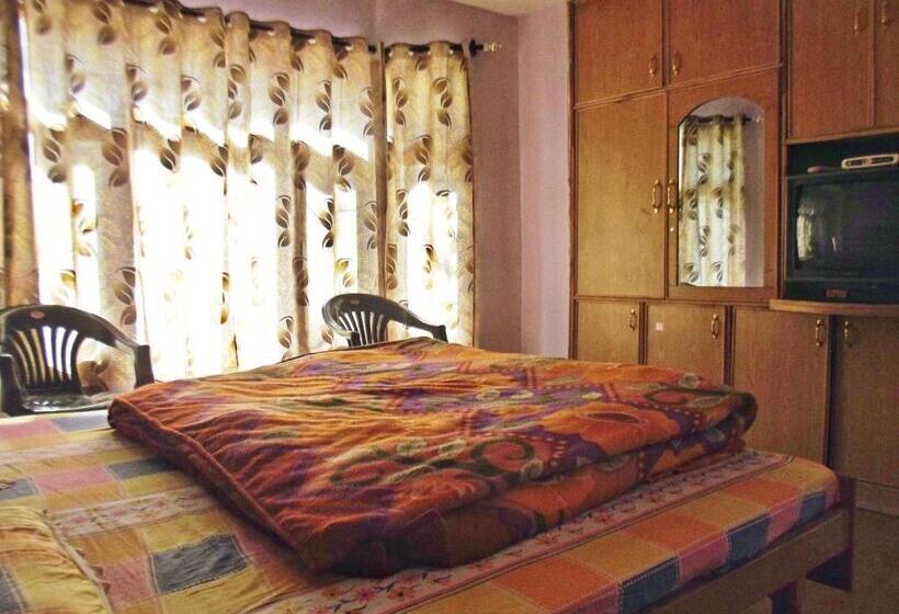 فندق Pines And Peaks