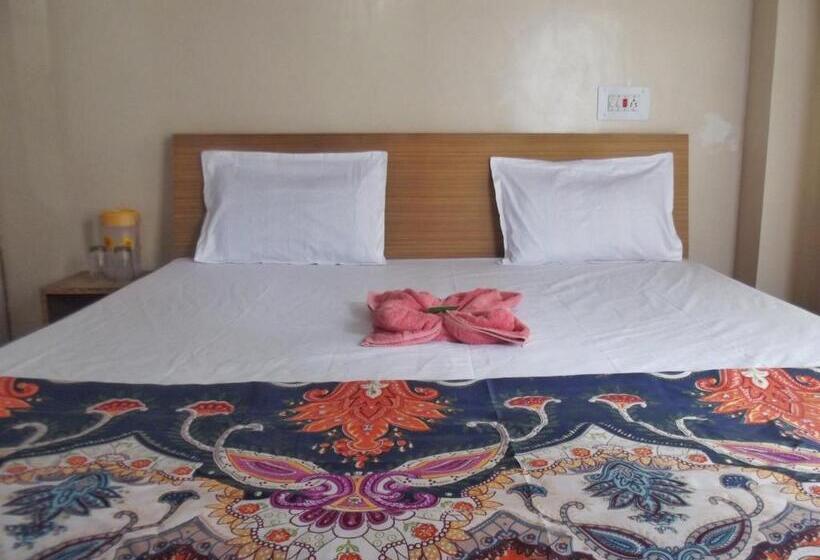 فندق Pines And Peaks