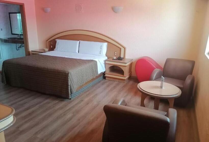 ホテル Puerta Del Sol