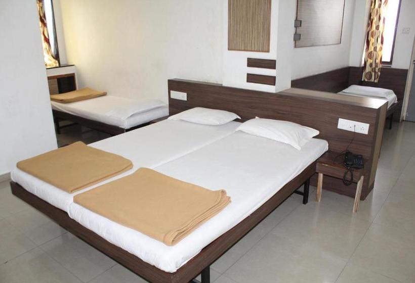 בית מלון כפרי Raama Grand