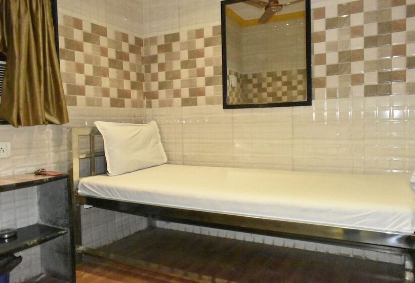 בית מלון כפרי Shadab Palace