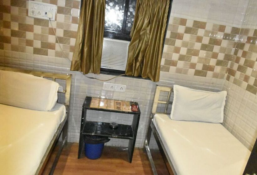 בית מלון כפרי Shadab Palace