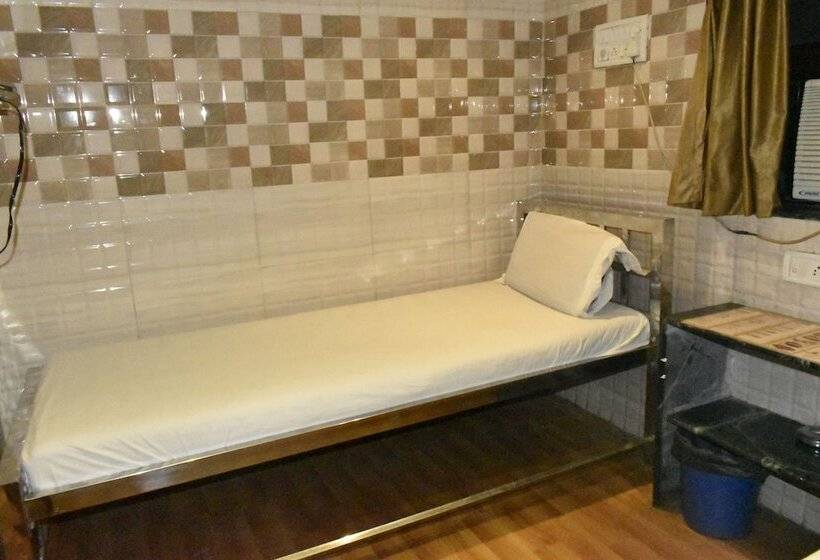 בית מלון כפרי Shadab Palace