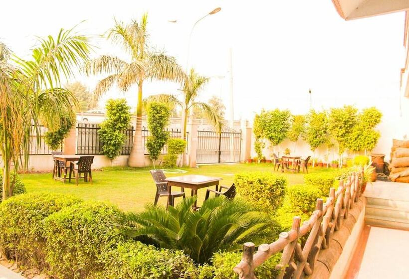 فندق Shagun Residency Behror