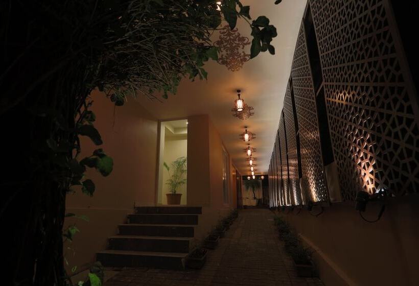 فندق Sinon Baga Retreat