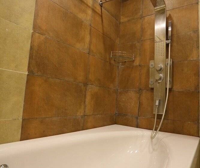 فندق Sinon Baga Retreat