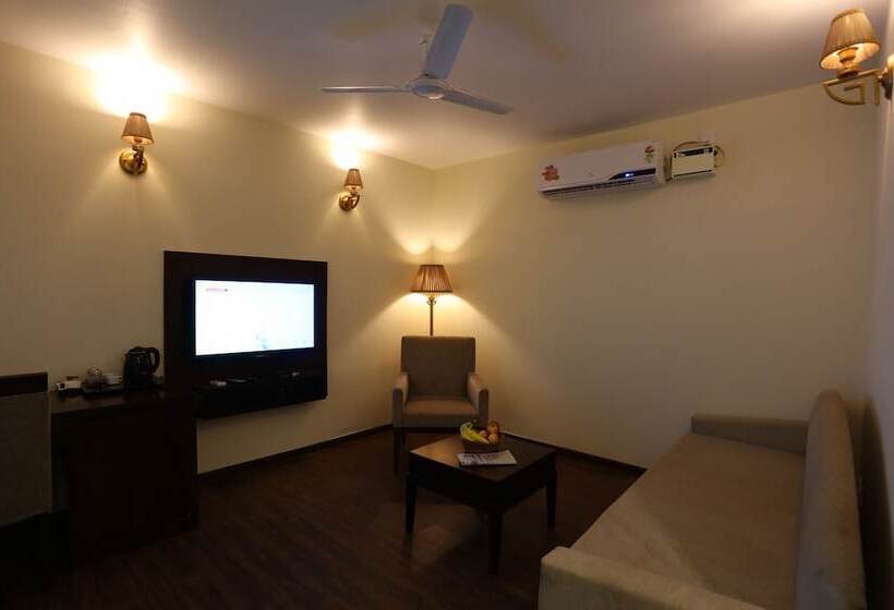 فندق Sinon Baga Retreat