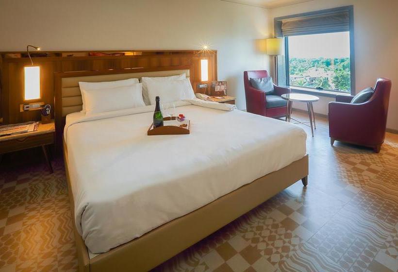 Отель The Grandeur Boutique