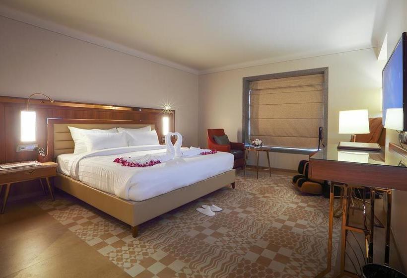 Отель The Grandeur Boutique