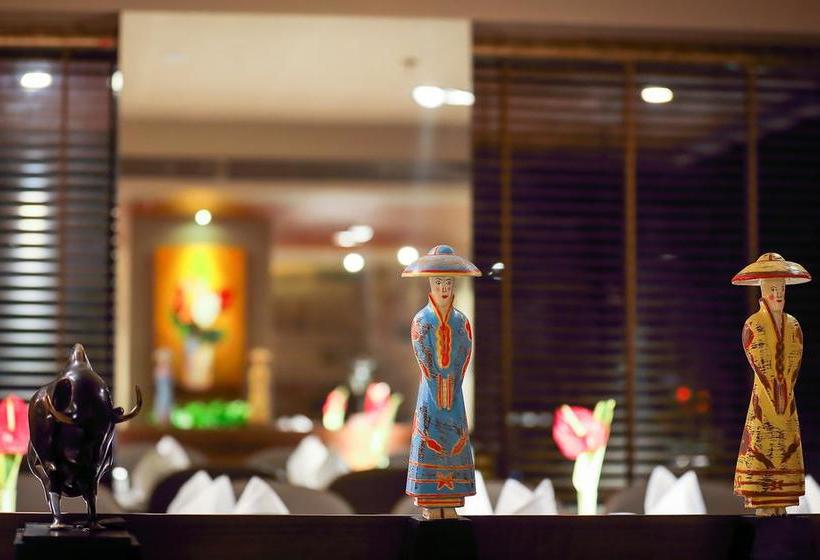 Отель The Grandeur Boutique