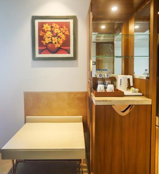 Отель The Grandeur Boutique