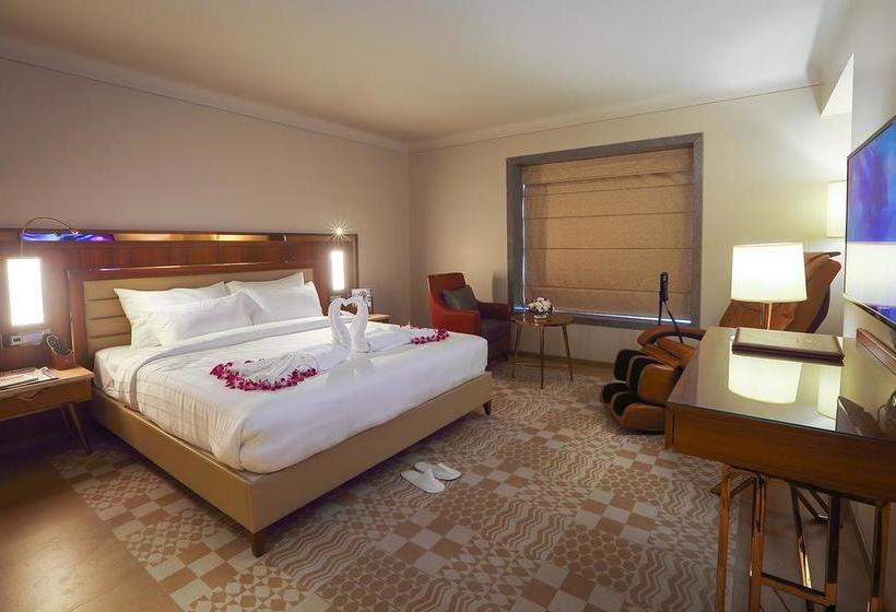 Отель The Grandeur Boutique