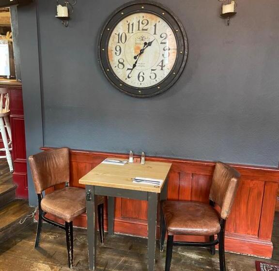 ホテル The Olde Swan