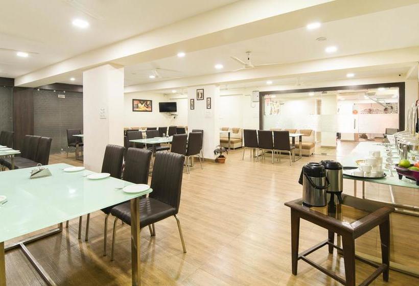 ホテル Treebo Prithviraj