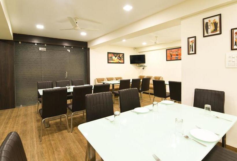 בית מלון כפרי Treebo Prithviraj