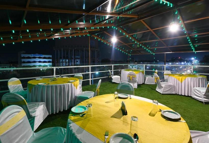 ホテル Treebo Prithviraj