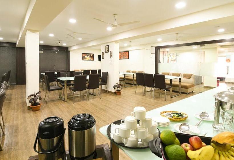 ホテル Treebo Prithviraj