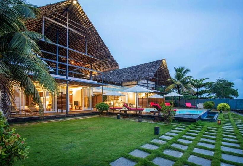 استراحتگاه Stayvista At The Rain River Villa With Infinity Pool